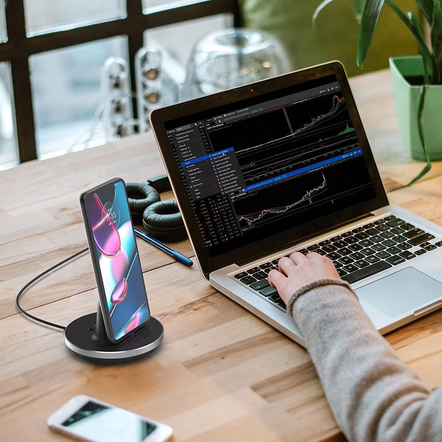USB-C Fast Charging Dock Station, Adjustable Desktop Charging Stand for Phones & Tablets